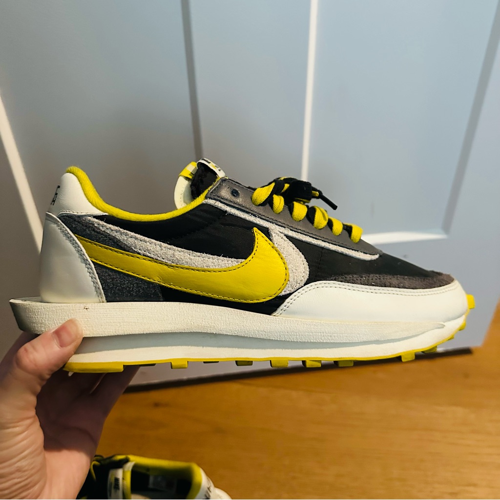 Nike Men's Black, Yellow, And White Sneakers